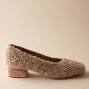 Huma Blanco Luisa Oatmeal Alpaca Block Heel Pumps